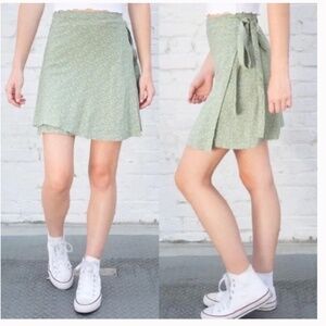 BRANDY MELVILLE Genevieve Green Floral Wrap Skirt OS